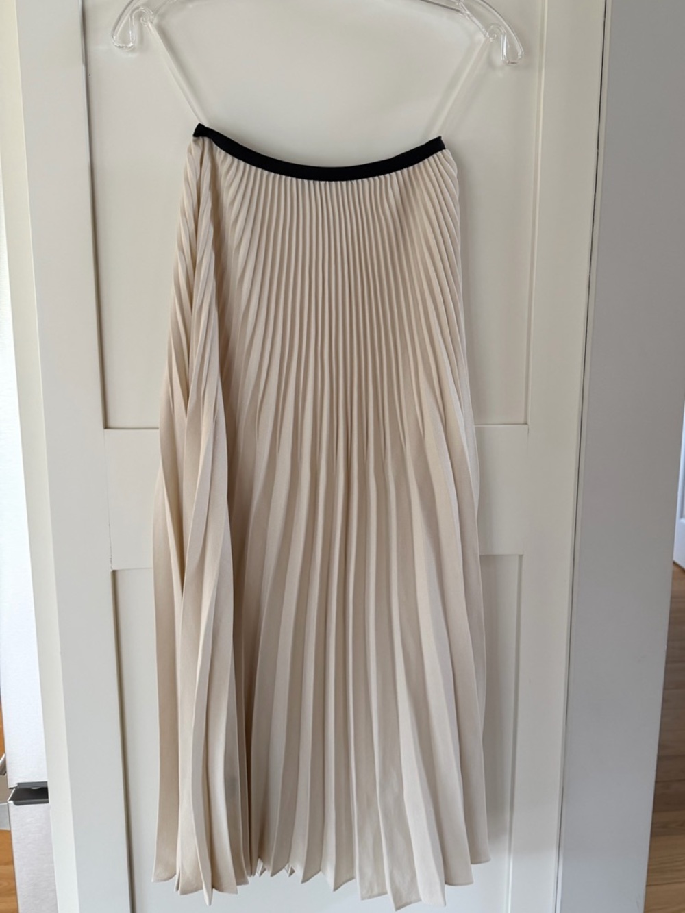 Jenni Kayne Pleated Skirt.
Ivory/Black
NWOT 
Size XS - Picture 13 of 15